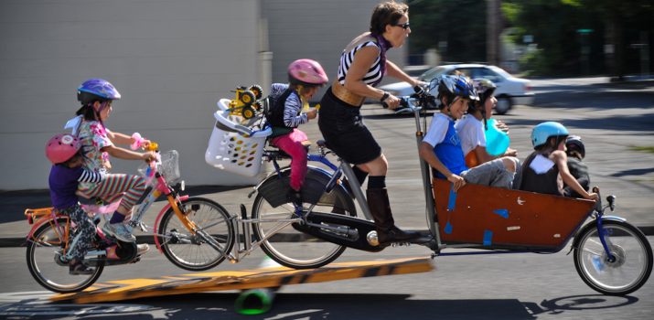Comment transporter son enfant à vélo ?