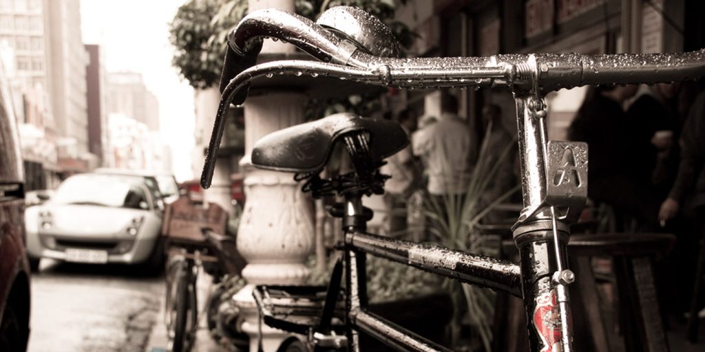 velo sous la pluie